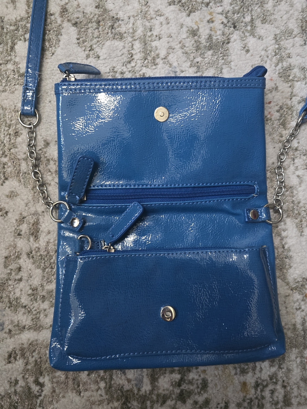 Kenneth Cole Reactio Teal Blue Patent Crossbody Multiple Pockets Bag - Picture 4 of 17